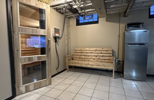 Madison Heights Casa | Centrally Located Cabin with Sauna and Hot Tub