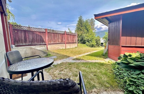 Castlegar Casa | Centrally Located 1 Bedroom Suite
