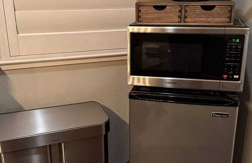 Manteca Apartamento | Centrally located 1 bedroom, 1 bath Casita!