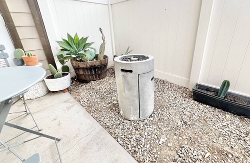 Riverside Apartamento | Centrally Located 1BR&1BR Apartment Near UC Riverside, Grocery, & Nature Park.