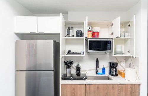 East Little Havana Apartamento | Centrally Located 1BR with King Bed Near Brickell, Airport Downtown and Wynwood