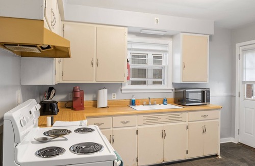 Terre Haute Casa | Centrally Located 2BR Apartment