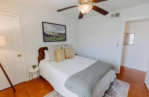 Midtown Apartamento | Centrally Located 2BR Overton Square Unit 2 Fast WiFi Free Parking Yes Pets