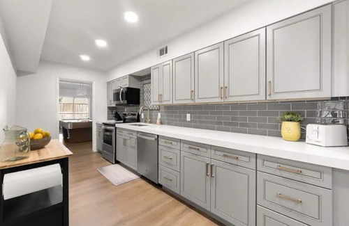 North Dallas Casa | Centrally located 3 bedroom luxury retreat