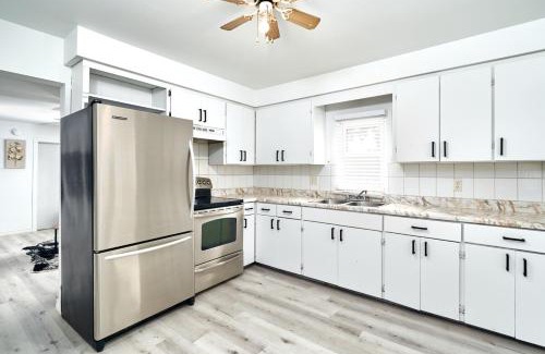Windsor Apartamento | Centrally located 3BDRM home in CityCore!