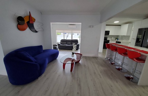 Westchester Casa | Centrally located 4 bds/3baths heated pool home in the heart of Miami!