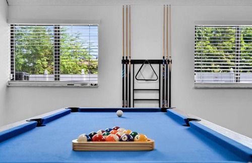 Miami Gardens Casa | Centrally Located 4BDR Pool Home in Miami