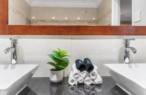 Hollywood Hills Casa | Centrally Located 4BD Oasis with Pool & Movie Patio