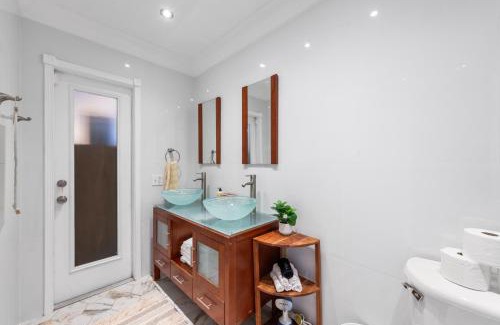 Hollywood Hills Casa | Centrally Located 4BD Oasis with Pool & Movie Patio
