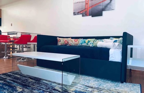 Park View Casa | Centrally Located 5B NW Home-10 Mins walk to metro