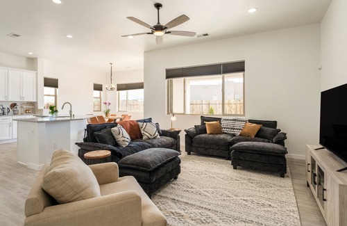 Santa Fe Casa | Centrally located, A/C, pet friendly, large yard, mountain views