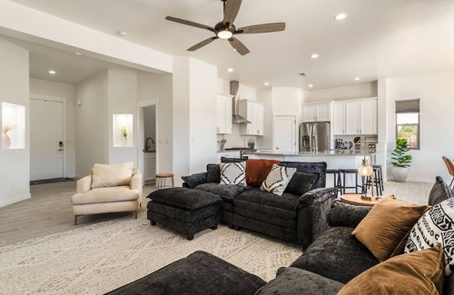 Santa Fe Casa | Centrally located, A/C, pet friendly, large yard, mountain views