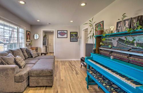 Delmar Parkway Casa | Centrally Located Aurora Home with Covered Patio