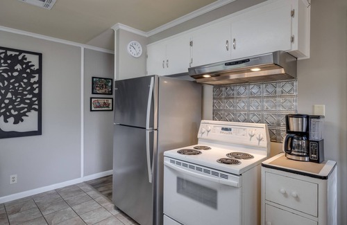 Claiborne Casa | Centrally located. Charming brick home. Quiet neighborhood.
