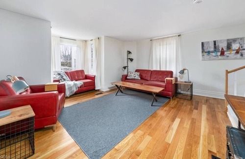 Wellington Cabaña | Centrally Located Cottage in Wellington