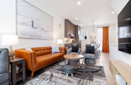 Broadway Casa | Centrally Located Capitol Hill Townhome w/ Amazing View & Free Parking Onsite