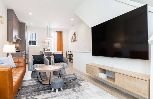 Broadway Casa | Centrally Located Capitol Hill Townhome w/ Amazing View & Free Parking Onsite