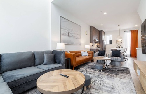 Broadway Casa | Centrally Located Capitol Hill Townhome w/ Amazing View & Free Parking Onsite