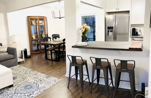 Charlotte Casa | Centrally located Charlotte home w/hot tub.
