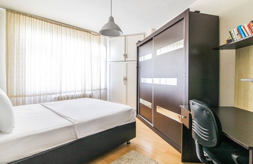 Mecidiyekoy Apartamento | Centrally Located, Chic Flat in Sisli