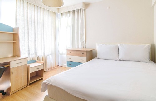 Mecidiyekoy Apartamento | Centrally Located, Chic Flat in Sisli