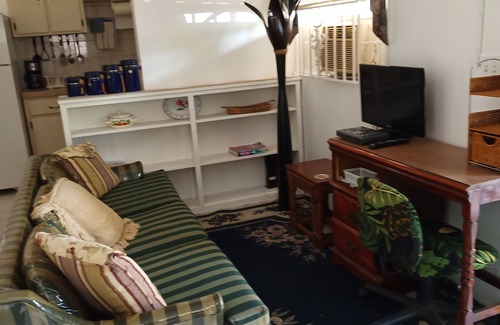 Nassau Apartamento | Centrally-Located, Comfortable & Secure Hide-Away