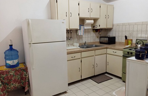Nassau Apartamento | Centrally-Located, Comfortable & Secure Hide-Away