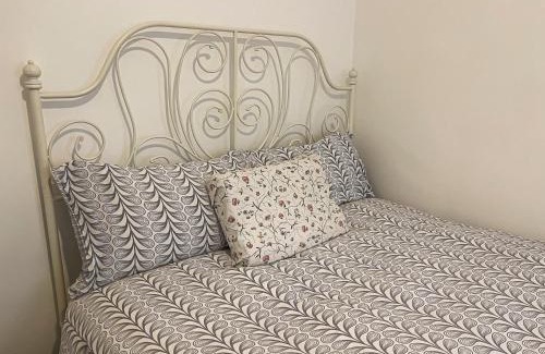 Shacklewell Casa | Centrally Located Comfortable Room in London