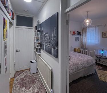 Shacklewell Casa | Centrally Located Comfortable Room in London