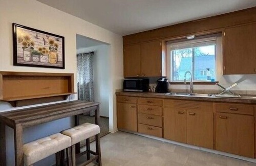 Brownstown Condominio | Centrally Located Cozy Duplex