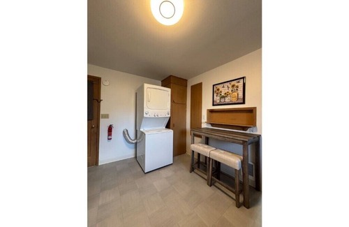 Brownstown Condominio | Centrally Located Cozy Duplex