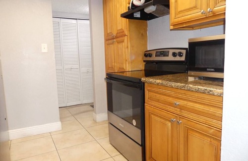Southwest Orlando Apartamento | Centrally located cozy 2BR near attractions