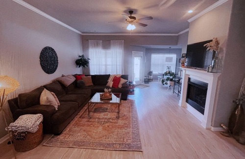 Springdale Casa | Centrally Located, Family-Friendly House in NWA