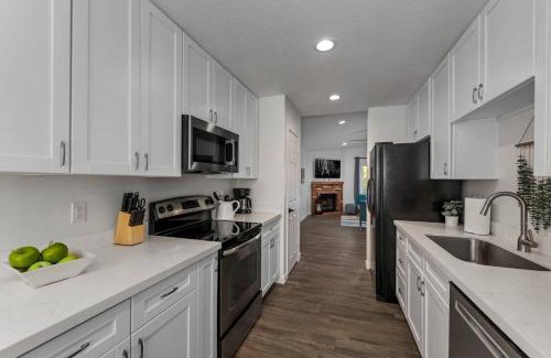 Deer Valley Casa | Centrally Located! Fabulous Home & Gated Community