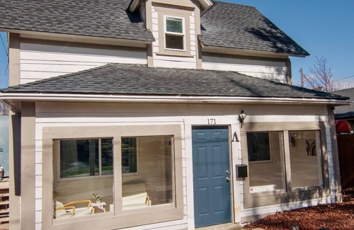 Historic Railroad District Casa | Centrally located Historic Home with parking