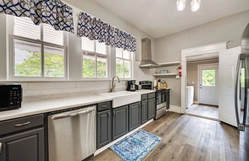 Macon Casa | Centrally located home in Macon