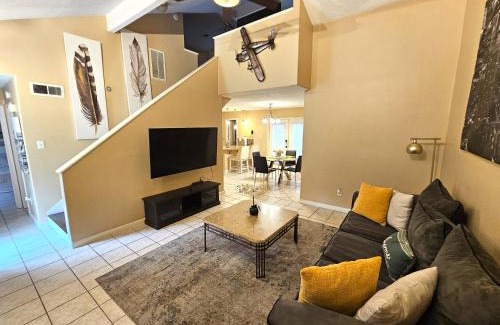Northeast Houston Apartamento | Centrally located Houston Retreat! Sleeps 8, 10 Min to Downtown, Free Parking