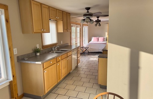 Sister Lakes Casa | Centrally Located in Heart of Sister Lakes, Michigan