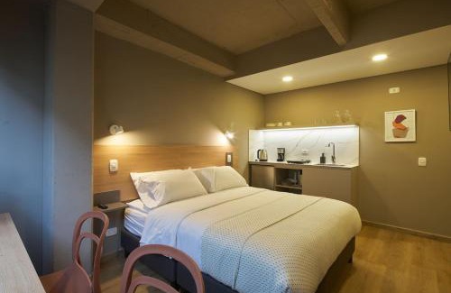 Financial District Apartamento | Centrally Located Loft with Sophisticated Style