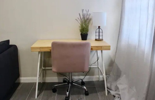 West Little River Apartamento | Centrally located Miami apartment.