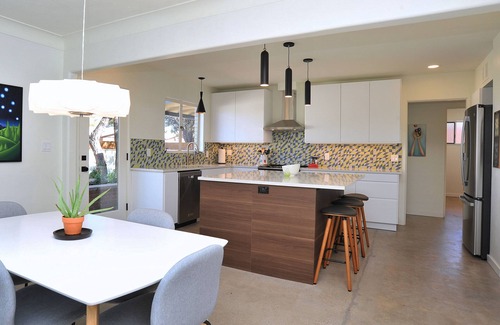 Peter Howell Casa | Centrally Located Mid-Century Modern, 30+ day, dog friendly, w/ plunge pool
