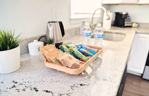 Southwest Raleigh Casa | Centrally Located Modern Cary Townhome