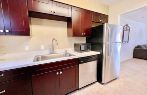 Bay Ho Casa | Centrally Located-Private Backyard/Beach/ Parking1