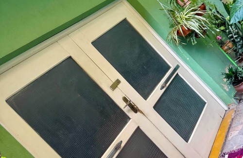 Cochabamba Casa | Habitación céntrica con acceso a lindo jardín