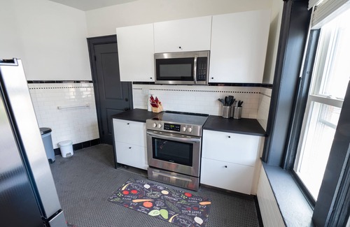 Downtown Buffalo Apartamento | Centrally located renovated historic home