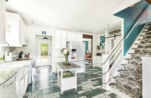 Lakeside Casa | Centrally Located RVA Gem