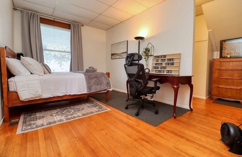 Near South Apartamento | Centrally Located | Sleeps 2 | New*