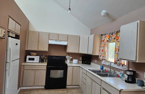 Espanola Casa | Centrally-located, sweeping mountain views!
