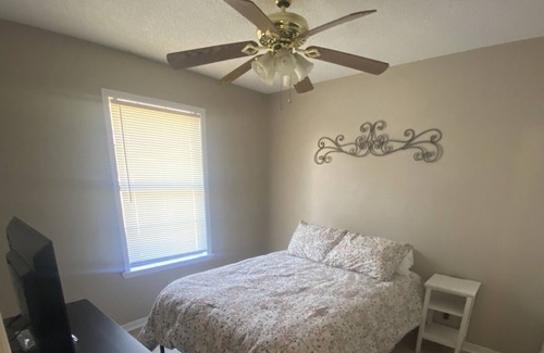 Crestview Casa | Centrally Located to bases and beaches/ 3 Bedroom