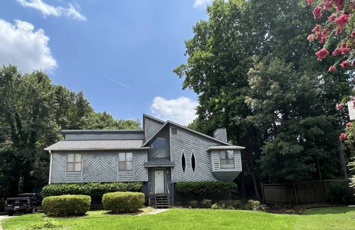Snellville Casa | Centrally located to Atlanta’s attractions. Just minutes to Stone Mountain Park
